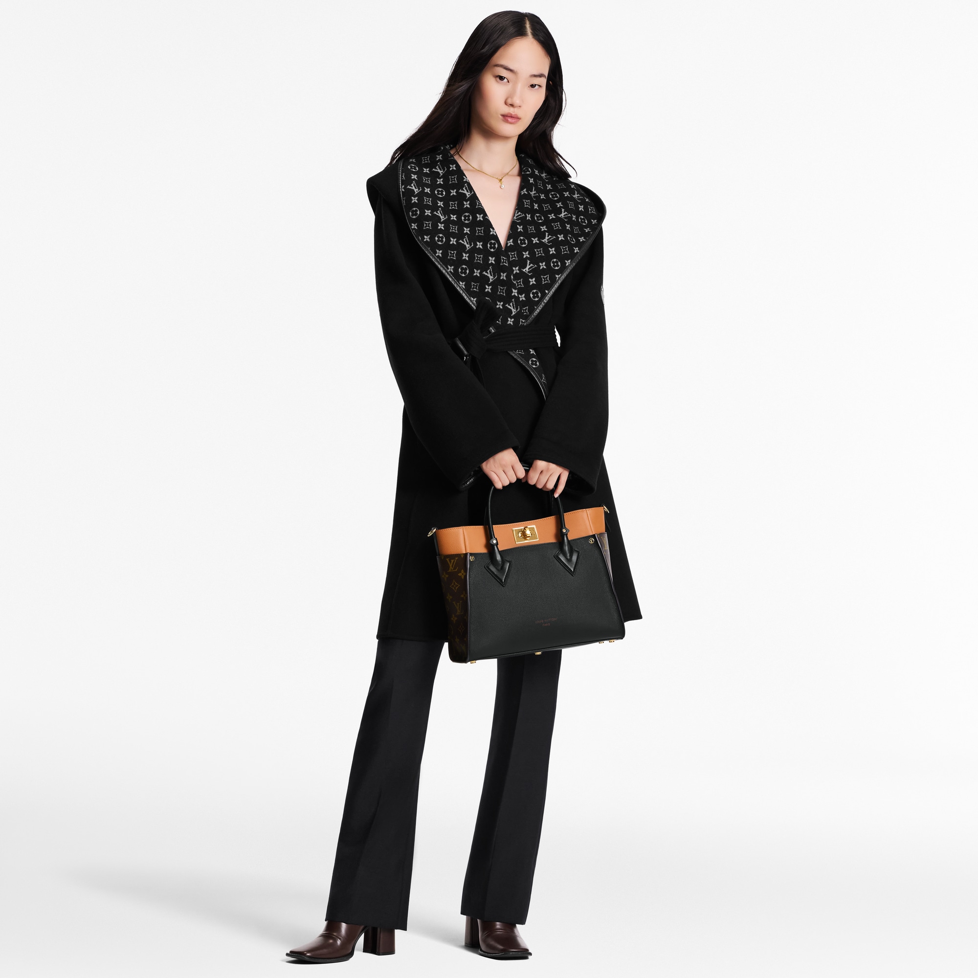 LOUIS VUITTON オンマイサイド MM On My Side MM High End Leathers - Women - Handbags | LOUIS VUITTON ®